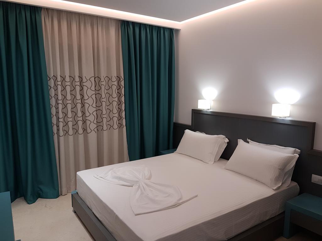 Hotel Delfini Sarandë 외부 사진